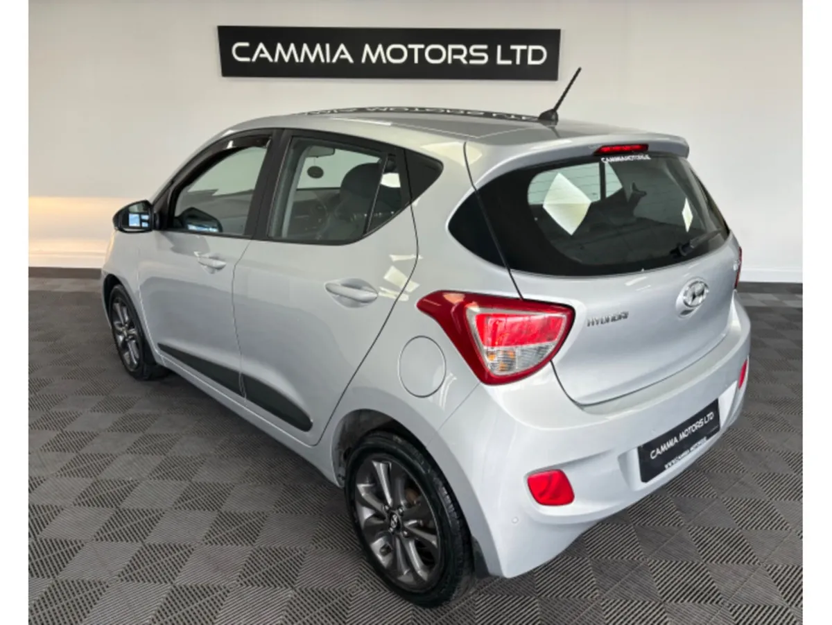 Hyundai i10 1.0 PETROL PREMIUM 5DR - Image 3