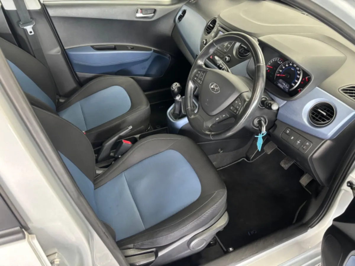 Hyundai i10 1.0 PETROL PREMIUM 5DR - Image 5