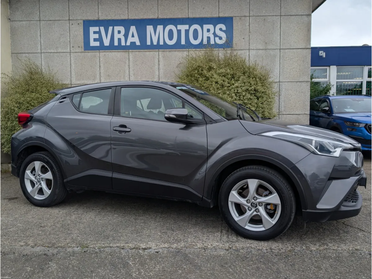 Toyota C-HR LUNA 1.2 PETROL//REVERSE CAMERA//ADAPT - Image 3
