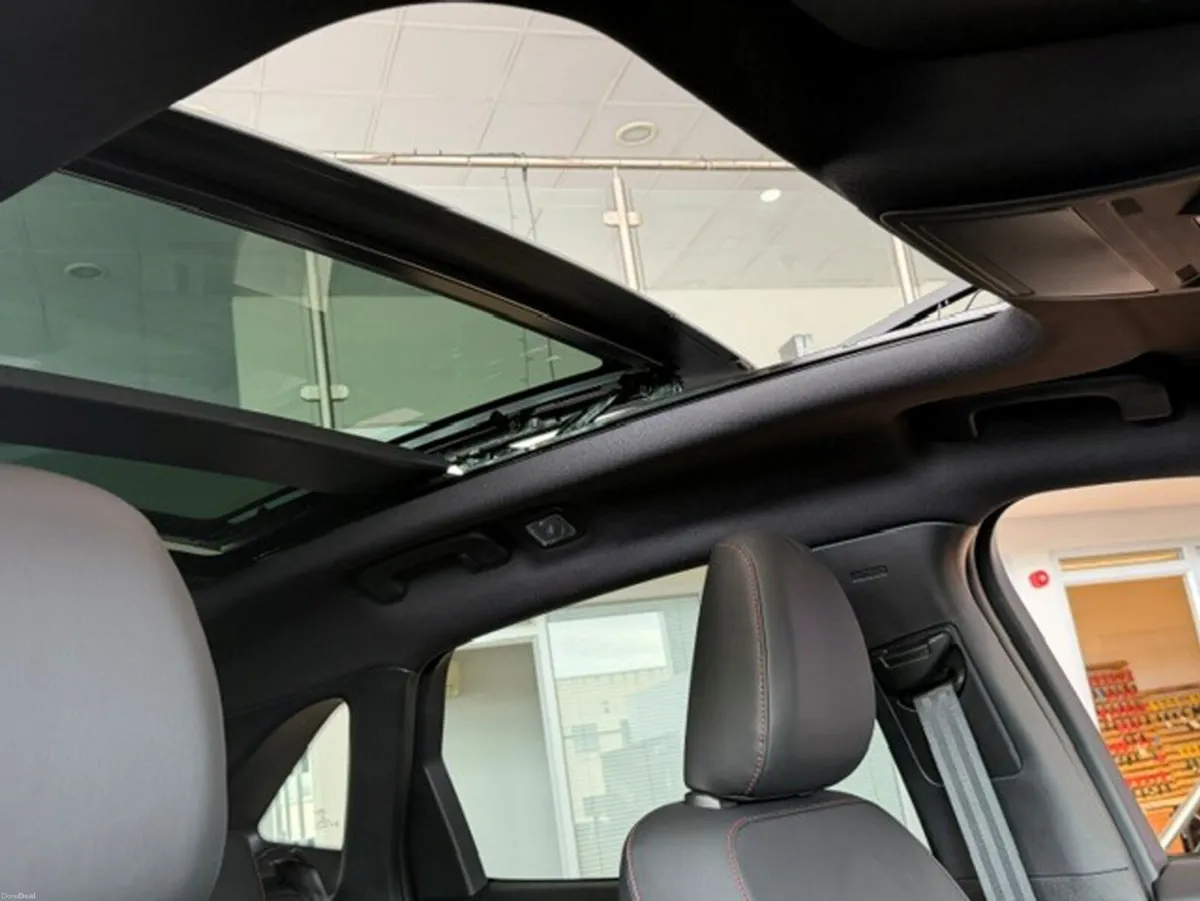 Ford Kuga NEW ST-Line X Edition 2.5 Plug-in Hybrid - Image 5