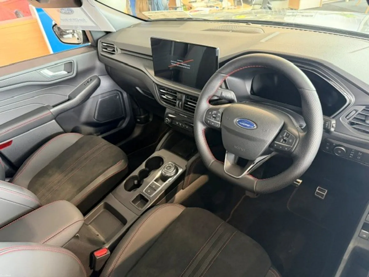 Ford Kuga NEW ST-Line X Edition 2.5 Plug-in Hybrid - Image 6