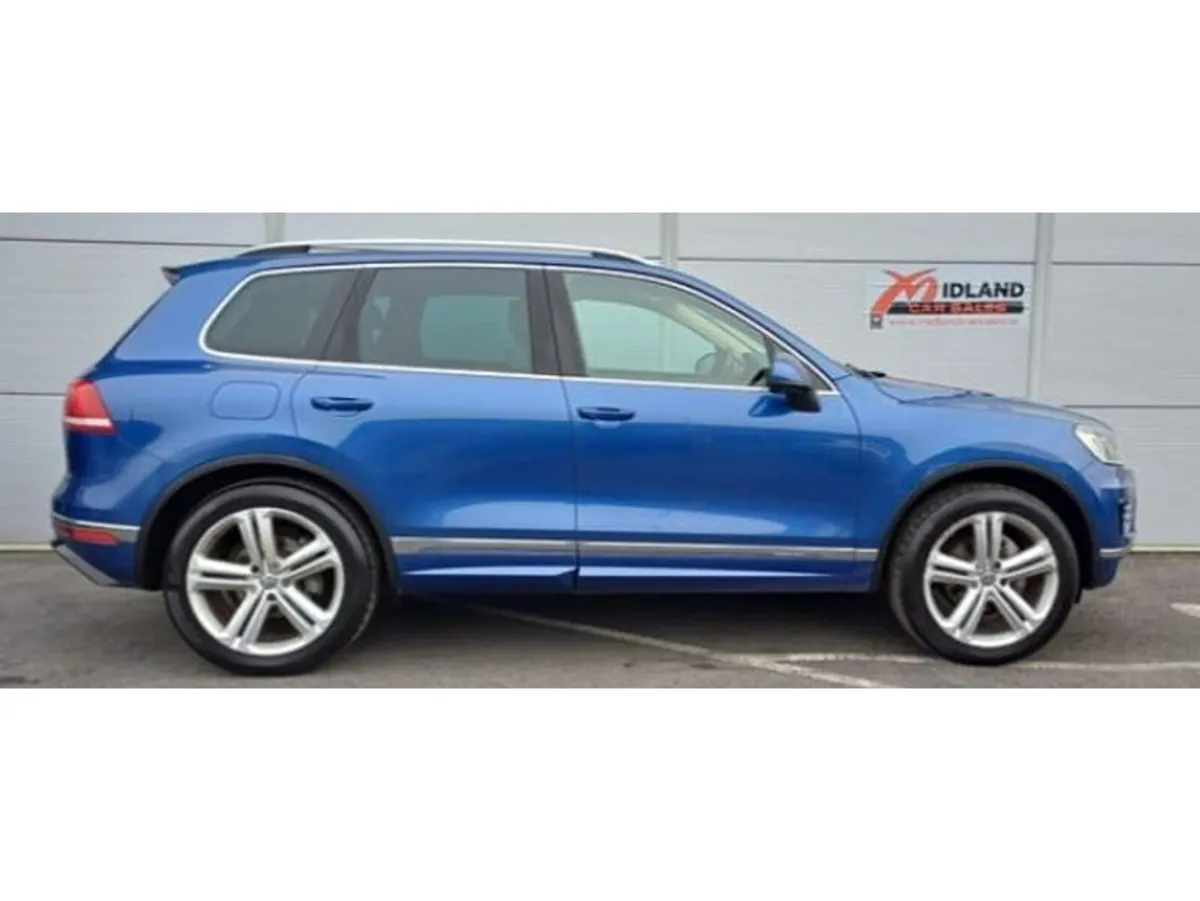 Volkswagen Touareg R Line 3.0 V6 N1 Commercial -Be - Image 3