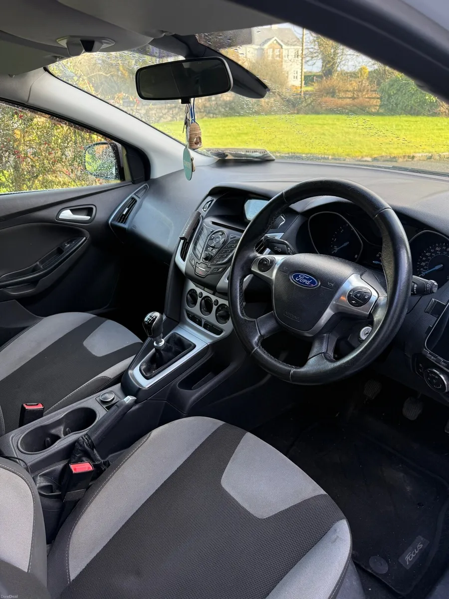 Ford Focus ZETEC S Sports Trim 1.6L NCT 01/27 - Image 6