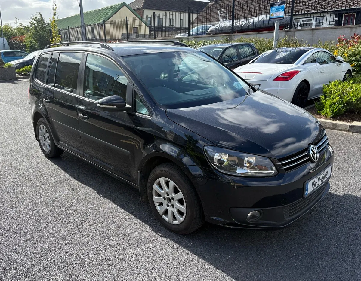 2015 Volkswagen Touran - Image 2
