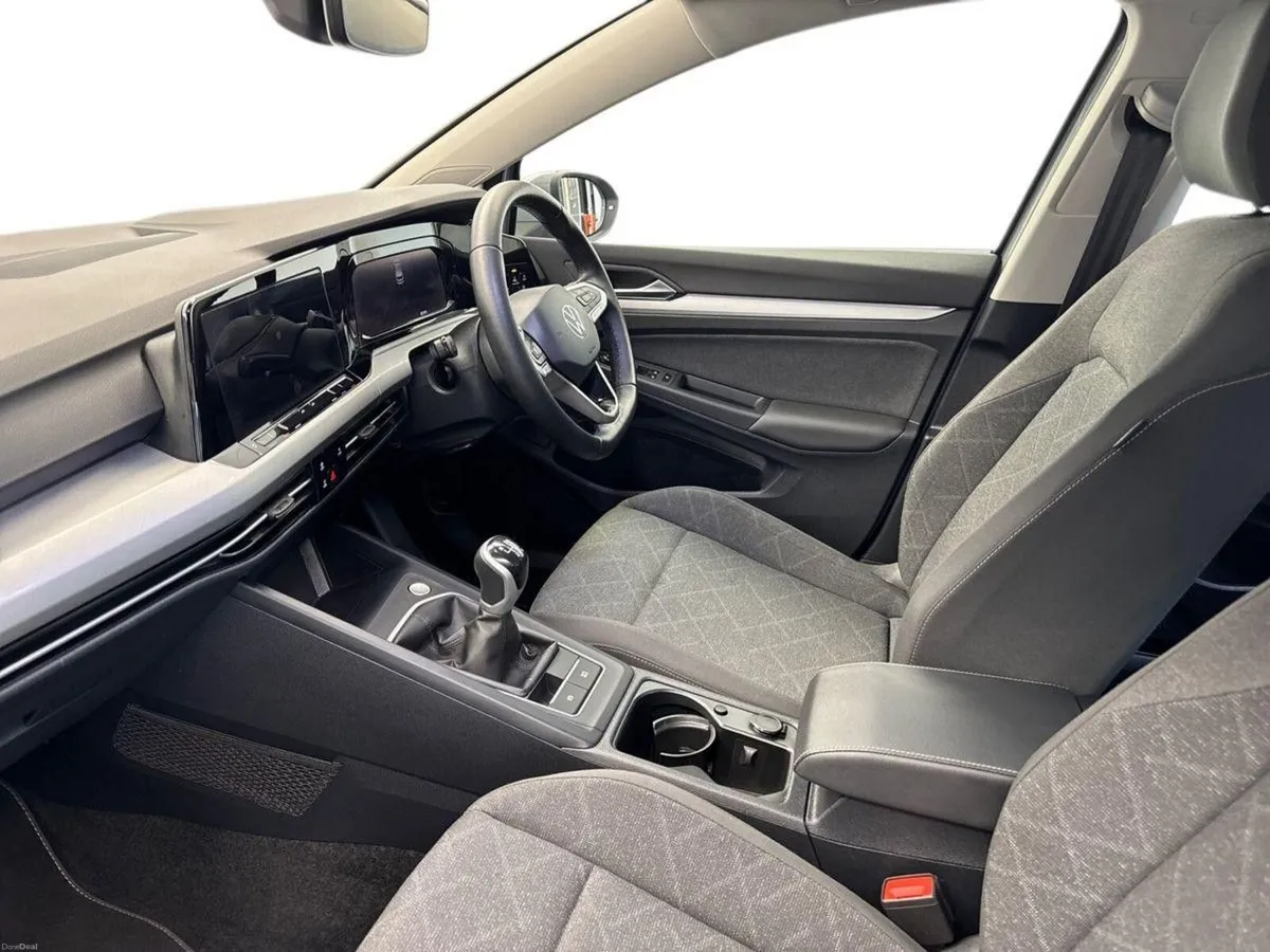 Volkswagen Golf 2.0TDI LIFE *JUST IN* €105 PER WEE - Image 3
