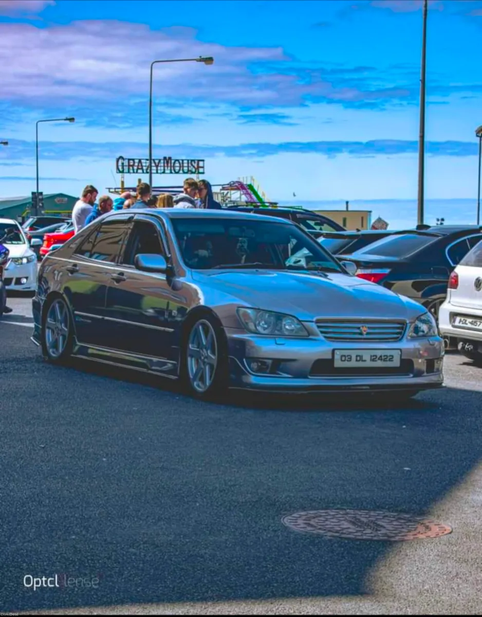 Lexus is 200 - Image 1