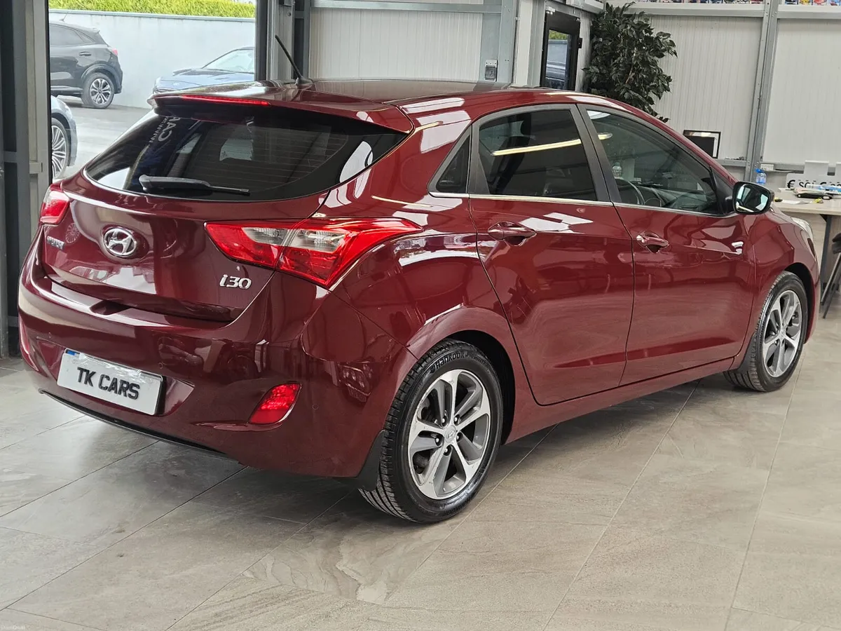 16 HYUNDAI I30 DELUXE AUTOMATIC - Image 3