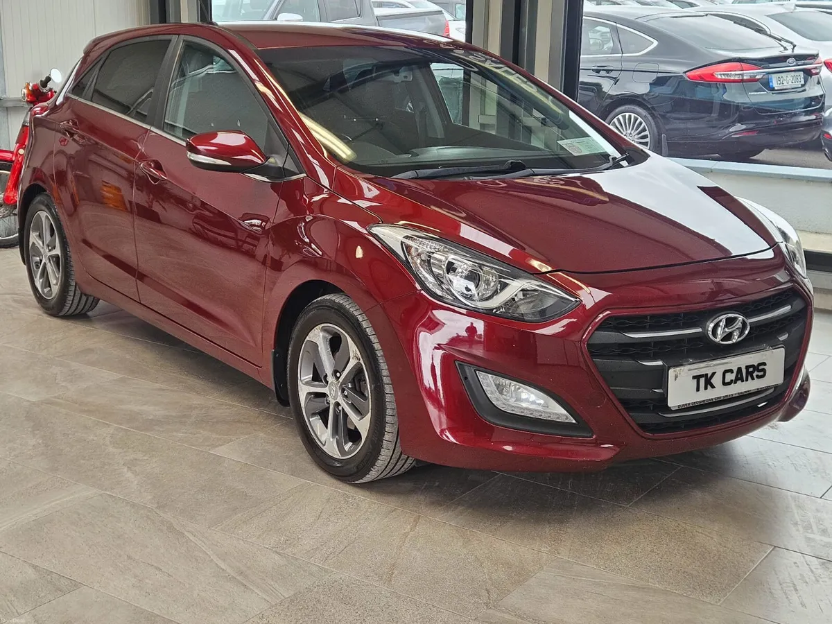 16 HYUNDAI I30 DELUXE AUTOMATIC - Image 1