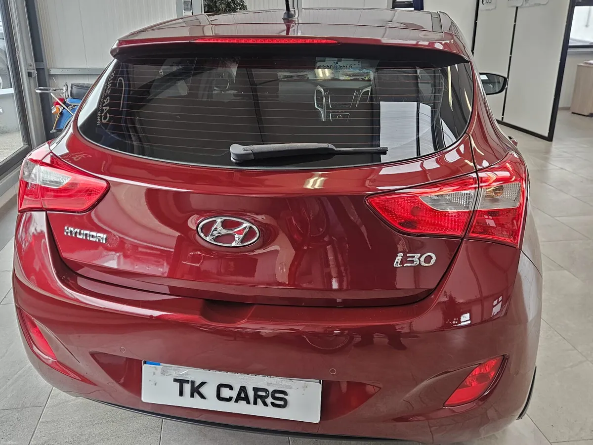 16 HYUNDAI I30 DELUXE AUTOMATIC - Image 4