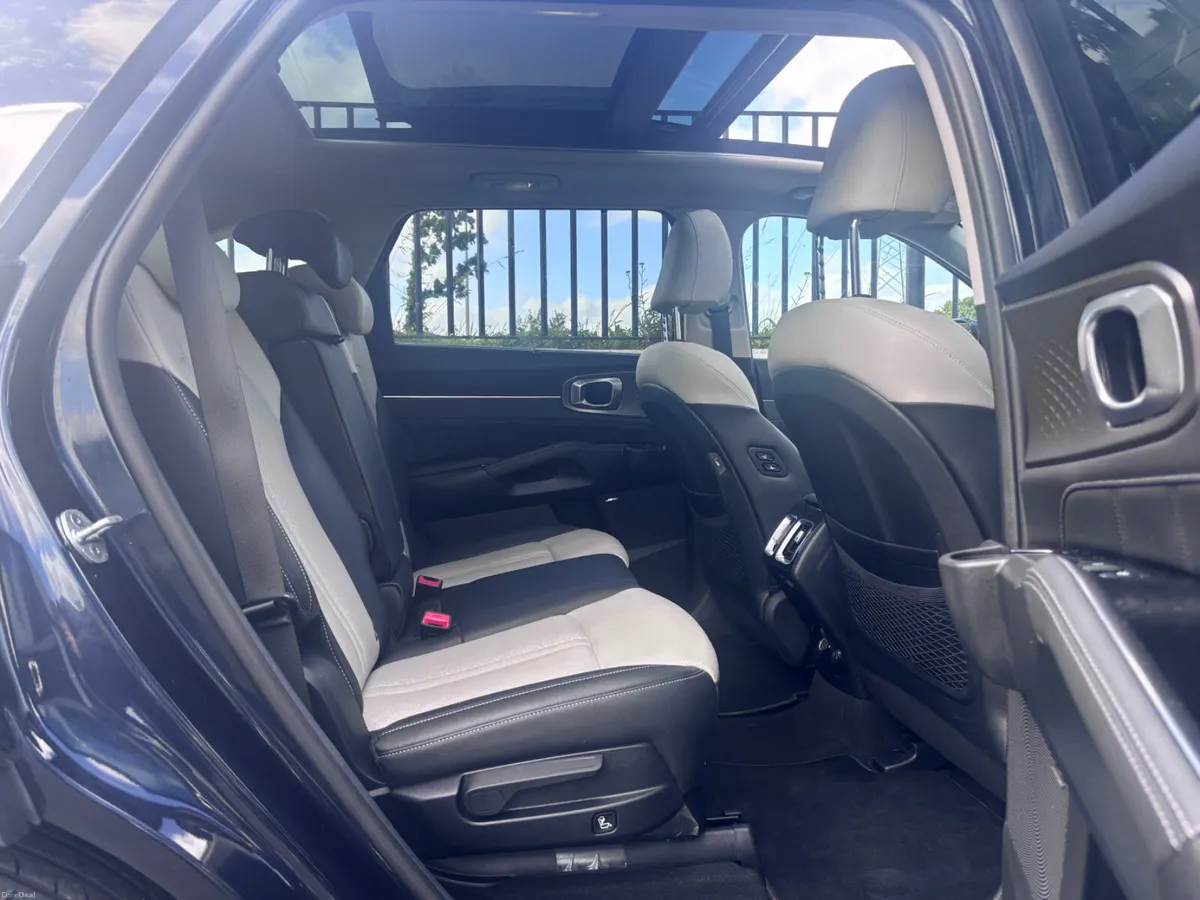 KIA SORENTO PHEV K4 7 SEATER HIGH SPEC - Image 4