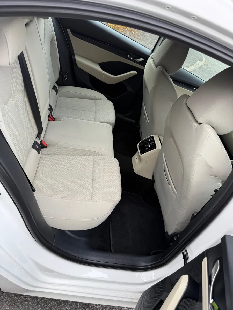 Skoda Octavia 2021 automatic - Image 2