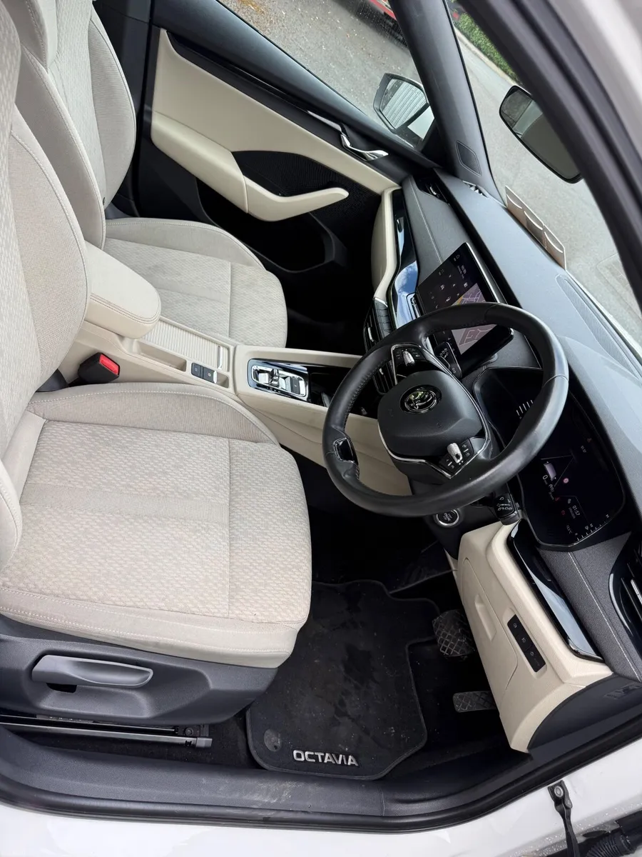 Skoda Octavia 2021 automatic - Image 3