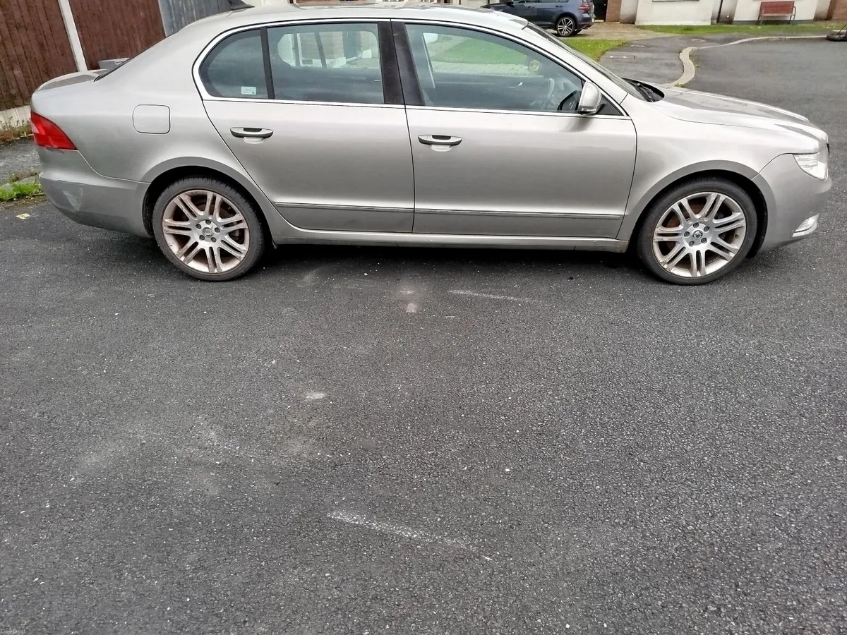 SKODA SUPERB 2.0 TDI CR ELEGANCE 170 - Image 4