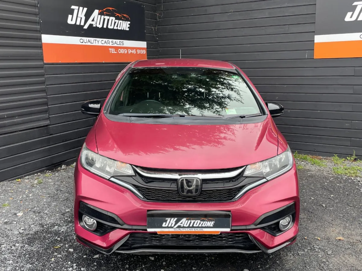 Honda Fit 1.5 HYBRID 5DR - Image 3