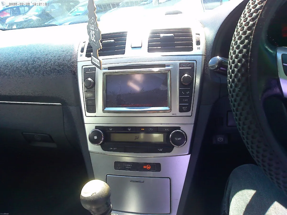 Toyota Avensis D-4D TR 4DR 2.0 OVERMOUNT - Image 3