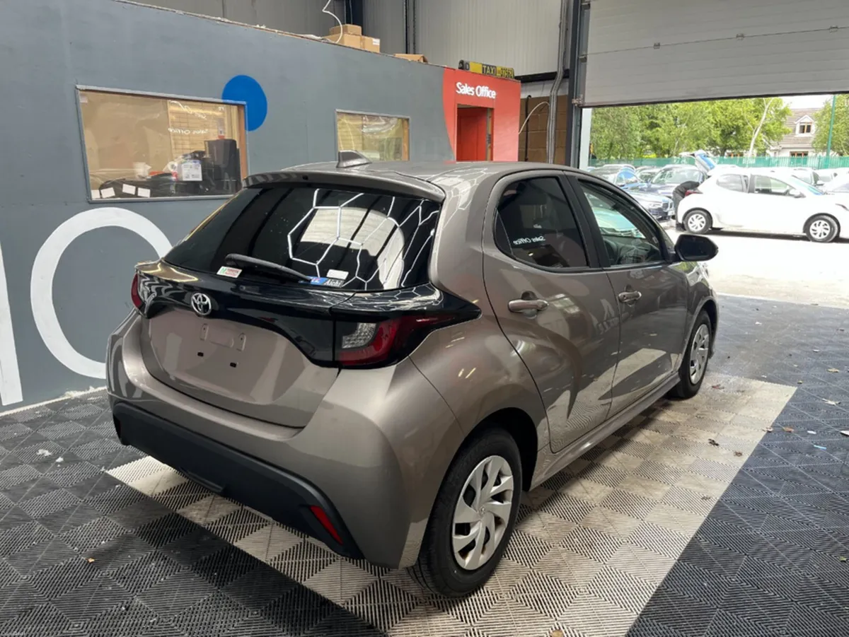 Toyota Yaris 2021 TOYOTA YARIS X 1.0 AUTOMATIC / R - Image 2
