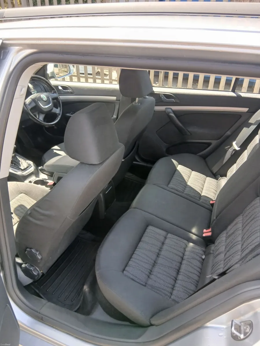 Skoda Octavia 2009 - Image 2