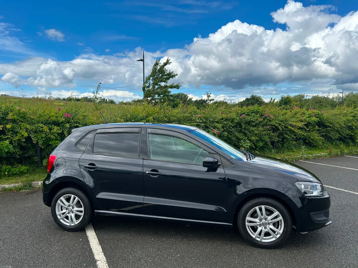 VOLKSWAGEN POLO 2013 AUTOMATIC - Image 5