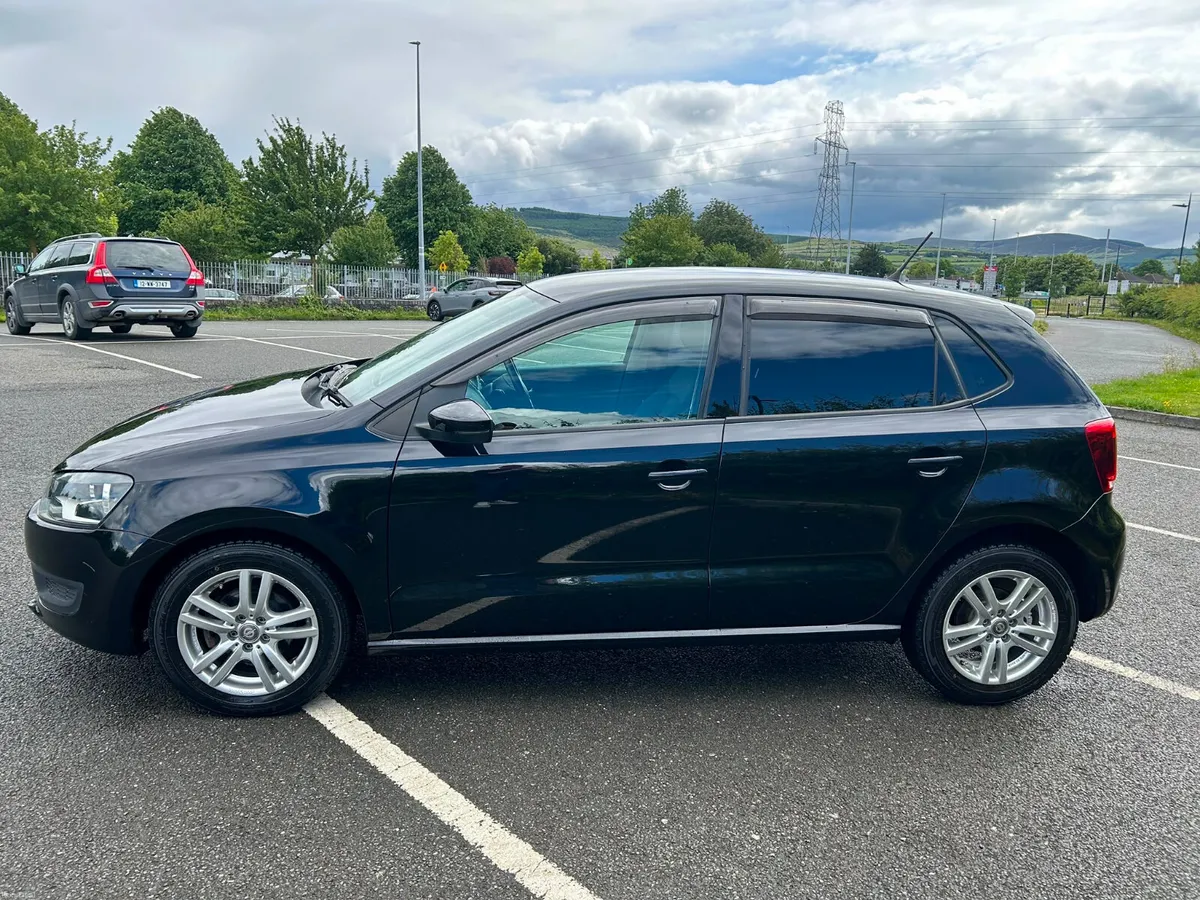 VOLKSWAGEN POLO 2013 AUTOMATIC - Image 6