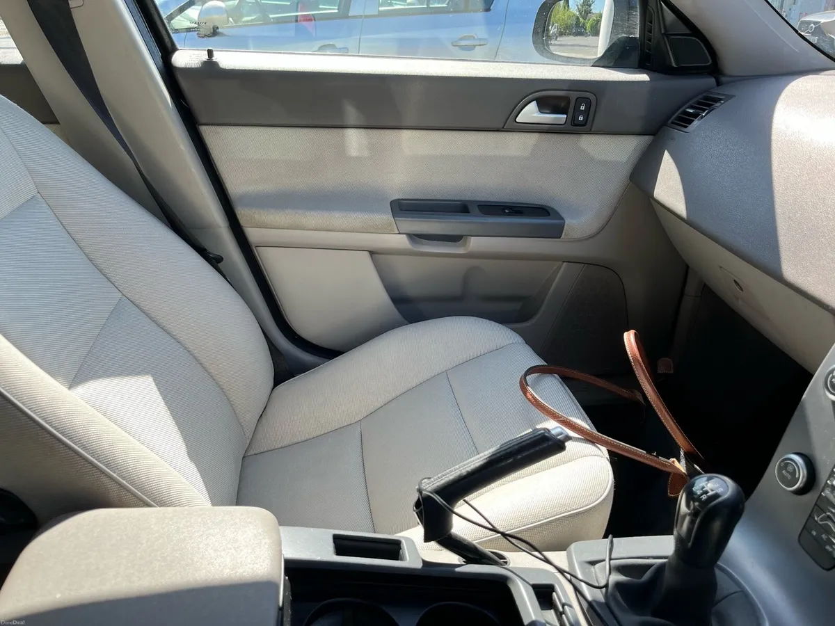 Volvo S40 - Image 2