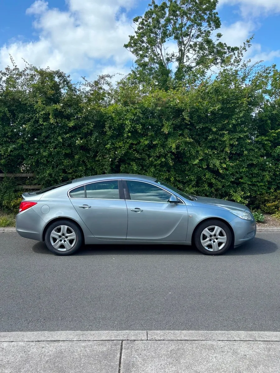 Vauxhall Insignia - Image 1