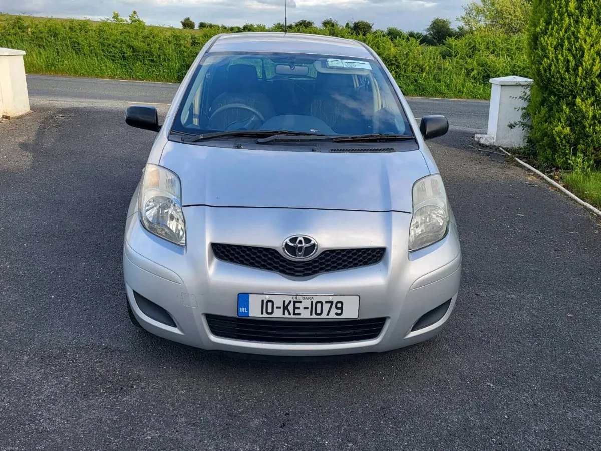 Toyota yaris *low kms* - Image 3