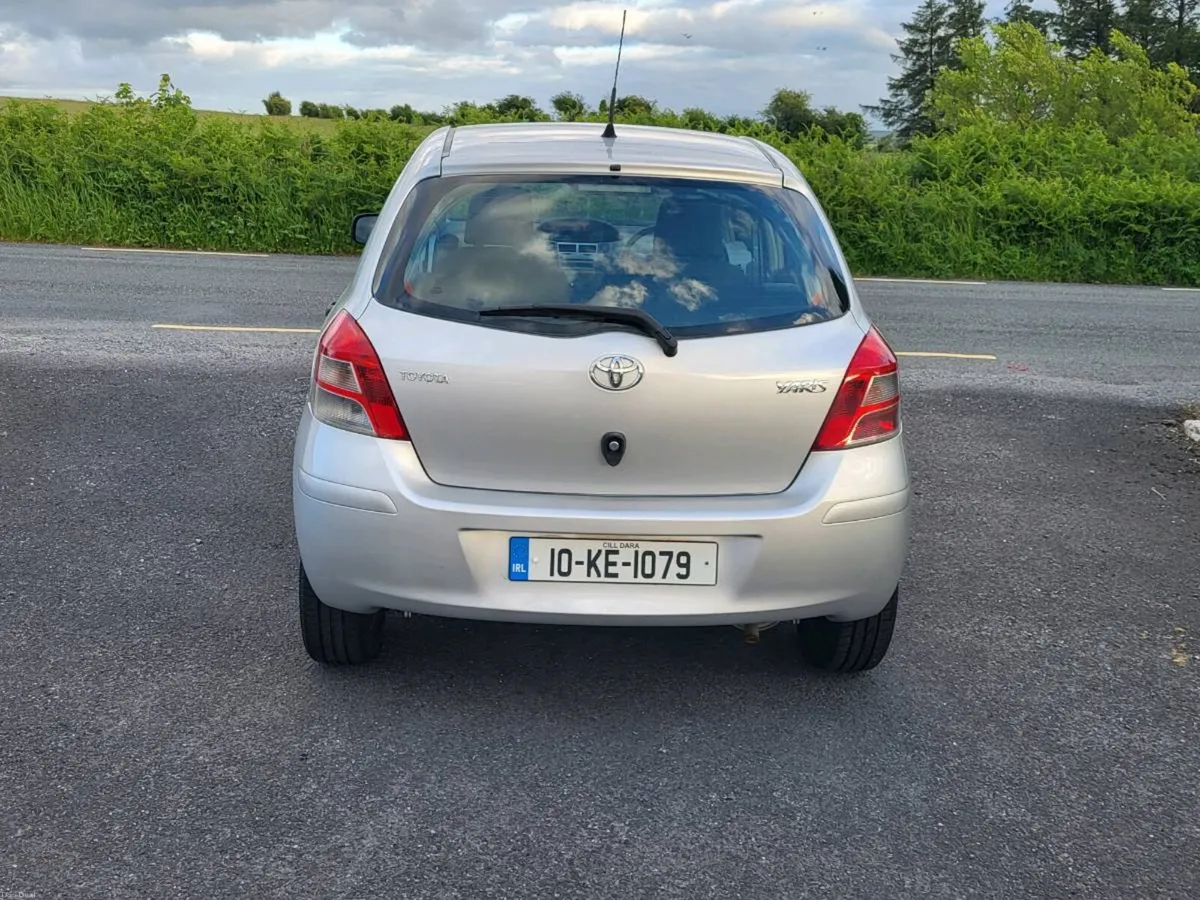 Toyota yaris *low kms* - Image 4