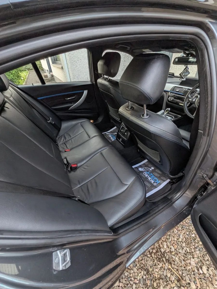 BMW 3-Series 2017 - Image 4