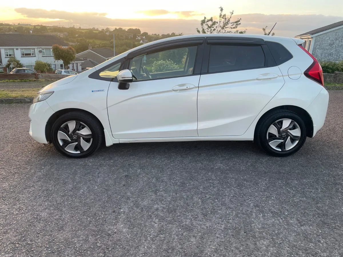HONDA FIT 2015 1.5 HYBRID AUTOMATIC NCT 01/27 TAX - Image 3