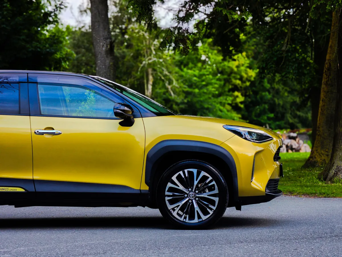 2020 Toyota Yaris Cross 1.5 Petrol Hybrid Auto Z - Image 4