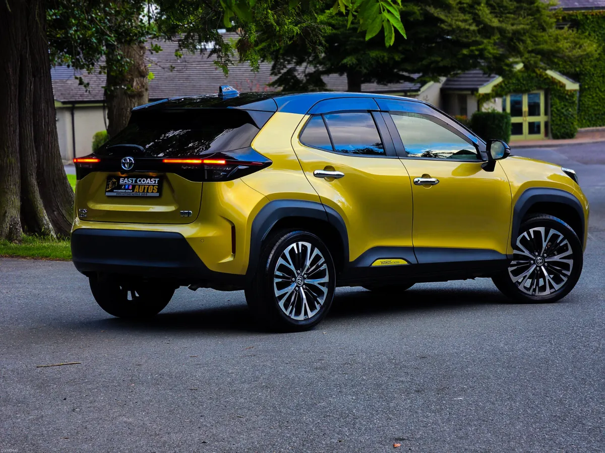 2020 Toyota Yaris Cross 1.5 Petrol Hybrid Auto Z - Image 3