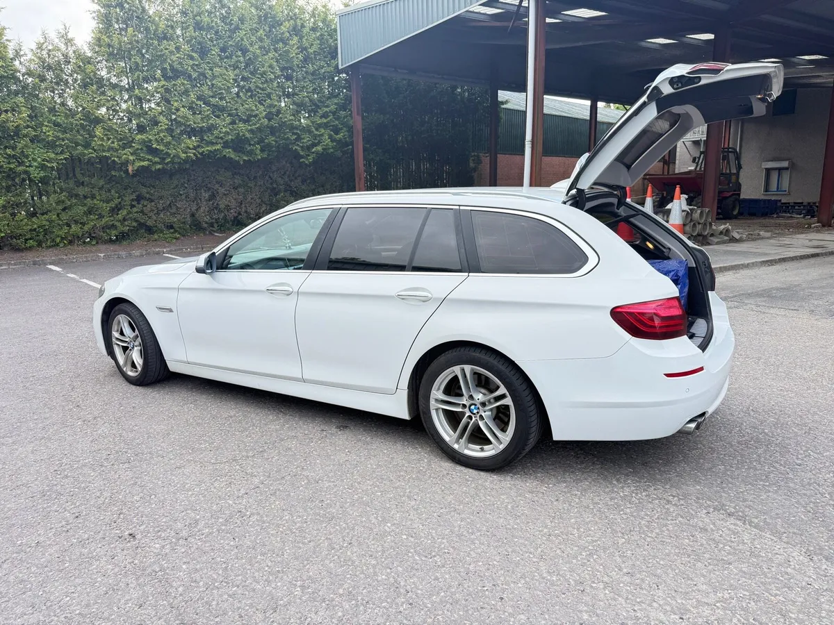 BMW 5 Series Touring Estate - Image 3