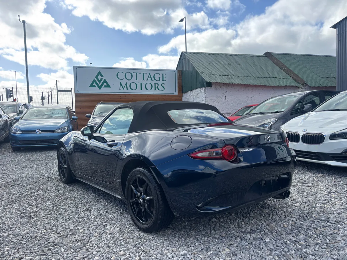 Mazda MX-5 Roadster - Image 4