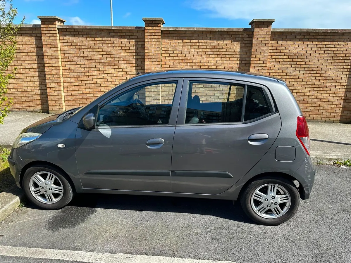 Hyundai i10 2010 - Image 2