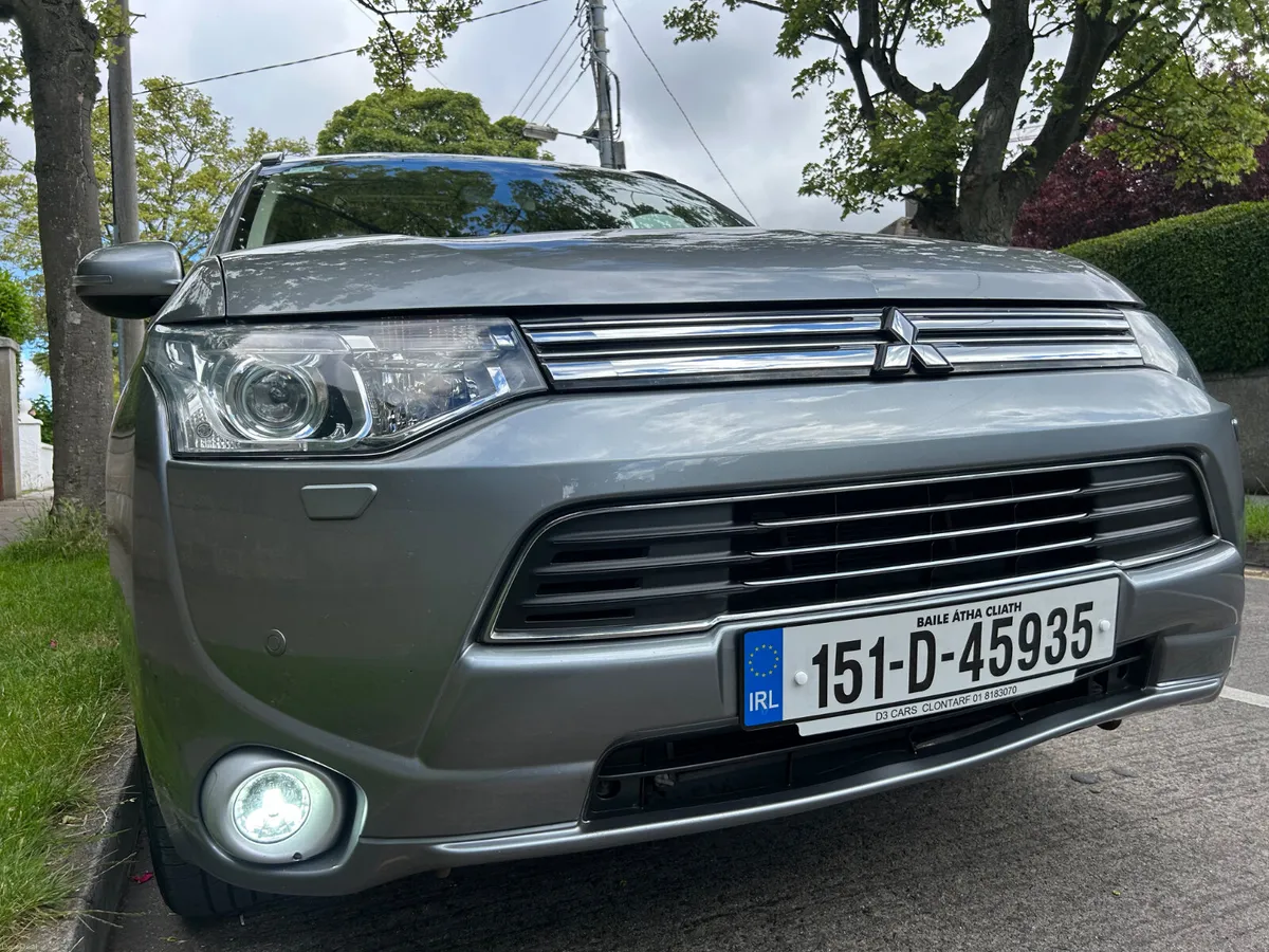 2015 MITSUBISHI OUTLANDER HYBRID LEATHER INTERIOR - Image 3