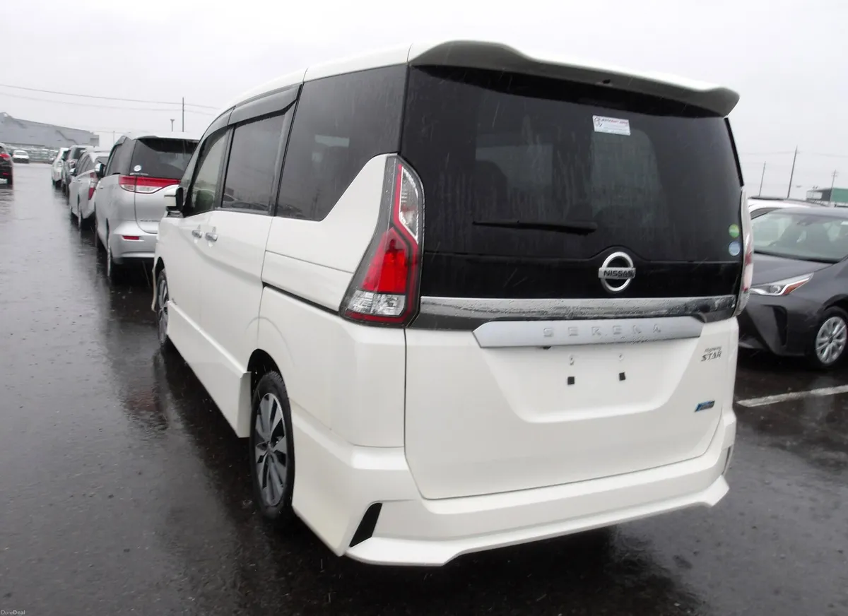 2017 Nissan Serena 2.0 S-Hybrid LOW KMS 8 SEATS - Image 4