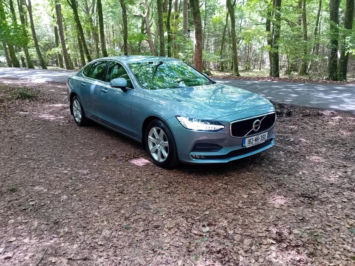 182 VOLVO S90 D3 MOMENTUM 6 SPEED SALOON - Image 3