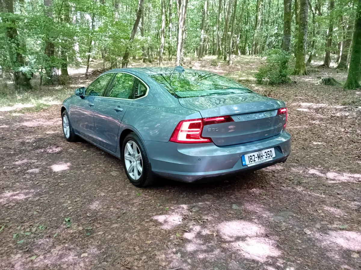 182 VOLVO S90 D3 MOMENTUM 6 SPEED SALOON - Image 6