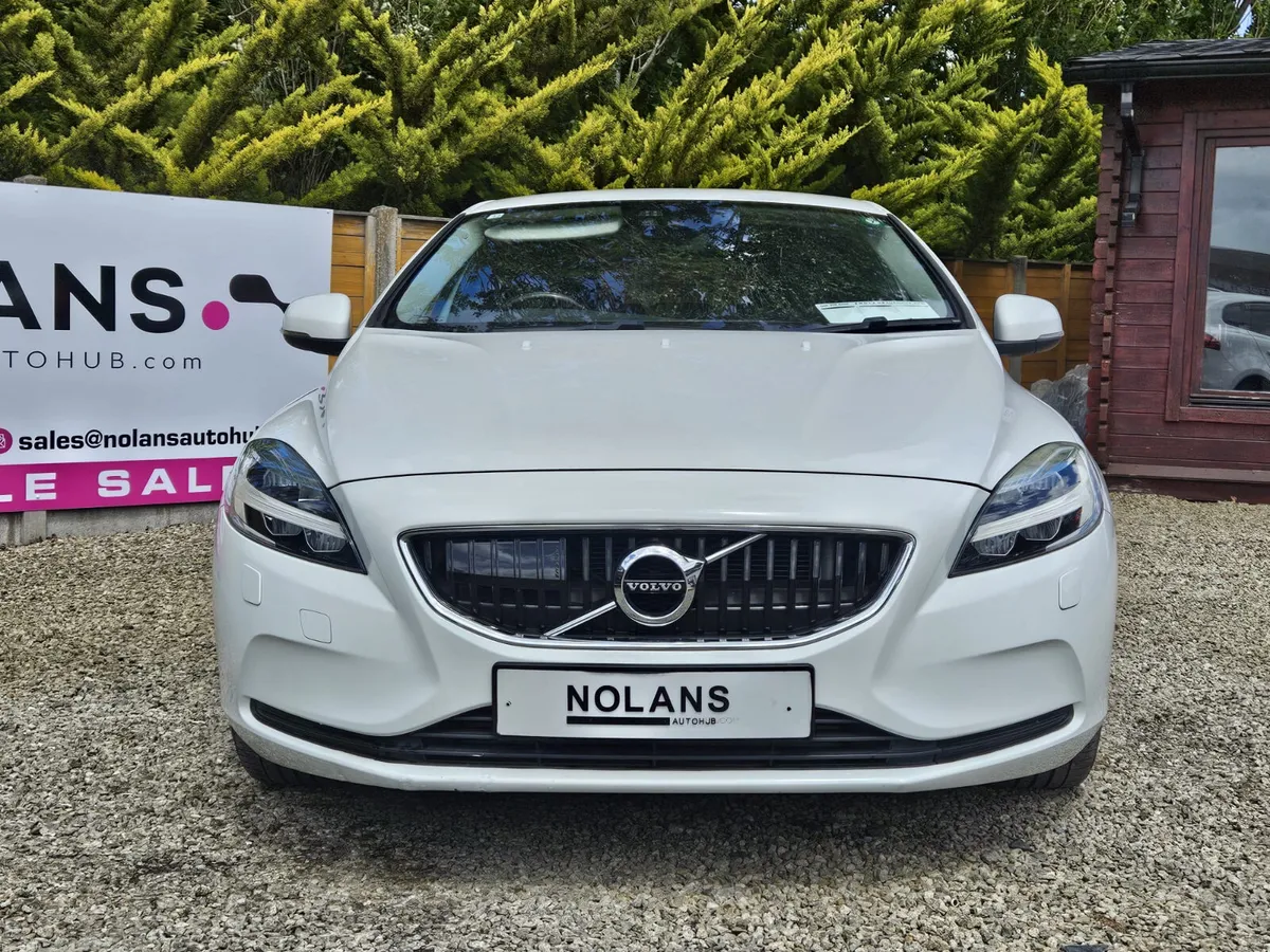 VOLVO V40 D4 2.0 DIESEL D4 AUTO NEW NCT - Image 3