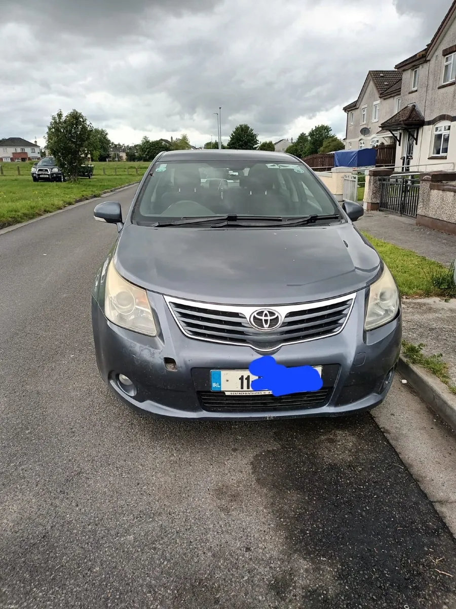 Toyota Avensis 2011 - Image 1