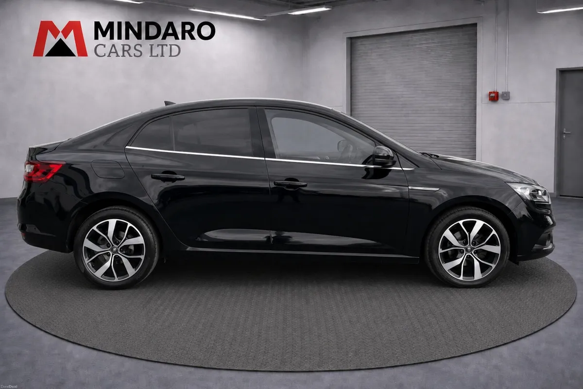 Renault Megane 2017//EXCELLENT CONDITION//LOW KMS - Image 2