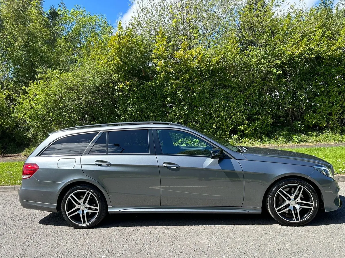 2016 Mercedes E350 V6 Night Edition - Image 2