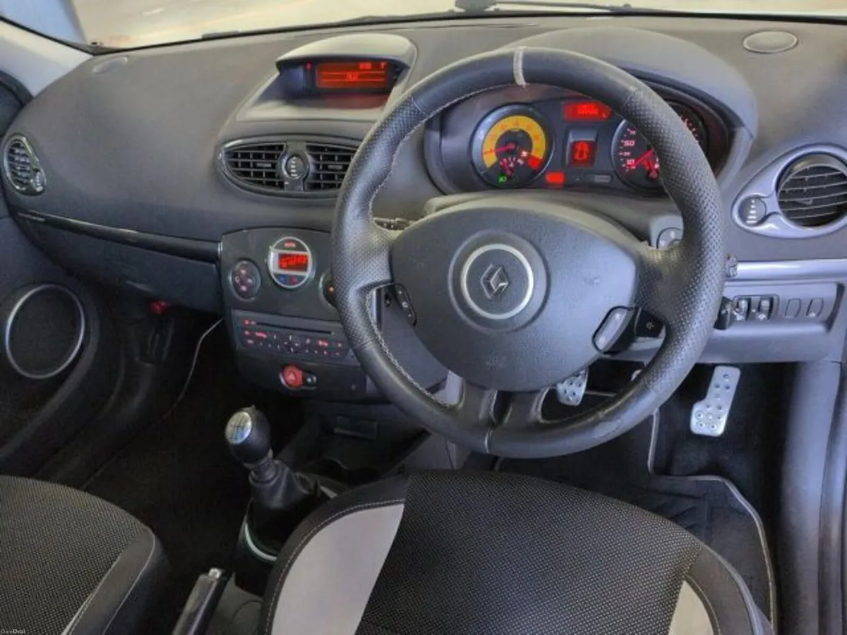 Renaultsport Lutecia RS200 - Image 2