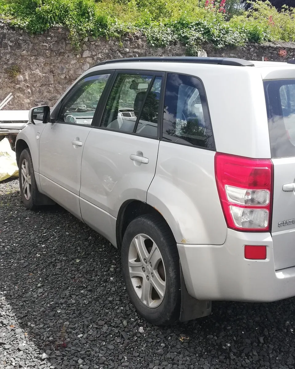 Suzuki Grand VITARA 06 2.0 silver NCT Feb 27 - Image 2