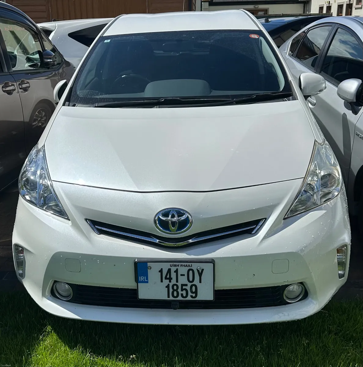 Toyota Prius Alpha 2014 – 7 Seater 1.8 Hybrid - Image 1