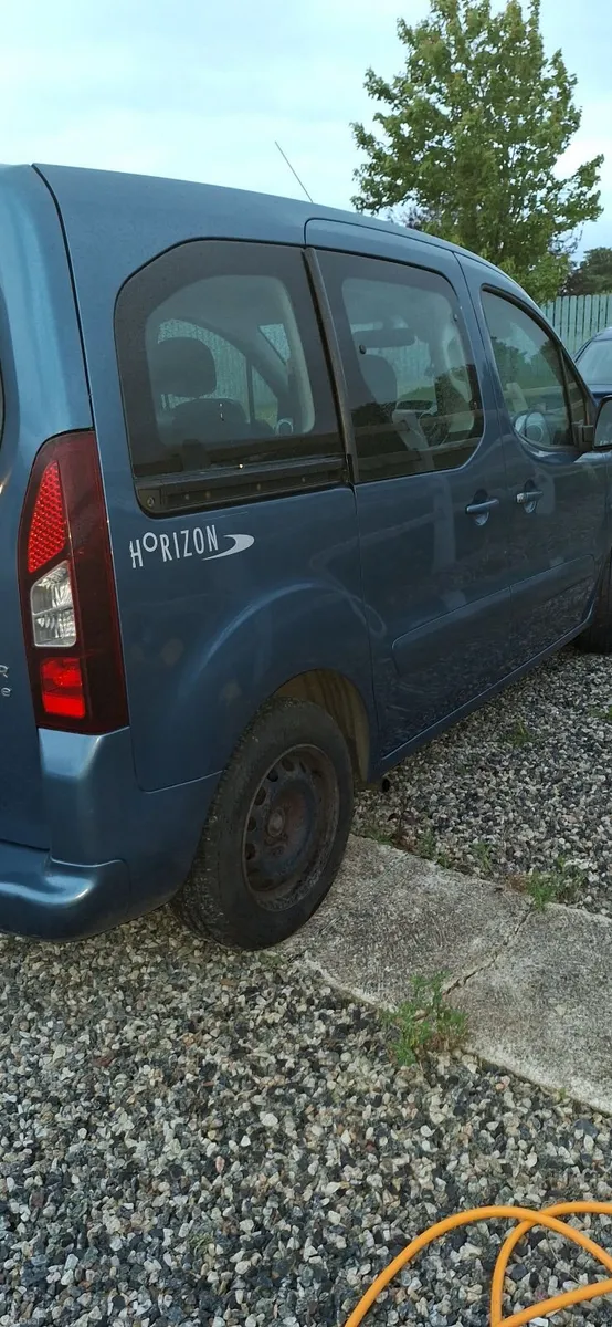 Peugeot Partner 2013 wheelchair van - Image 2