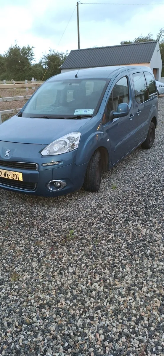 Peugeot Partner 2013 wheelchair van - Image 3