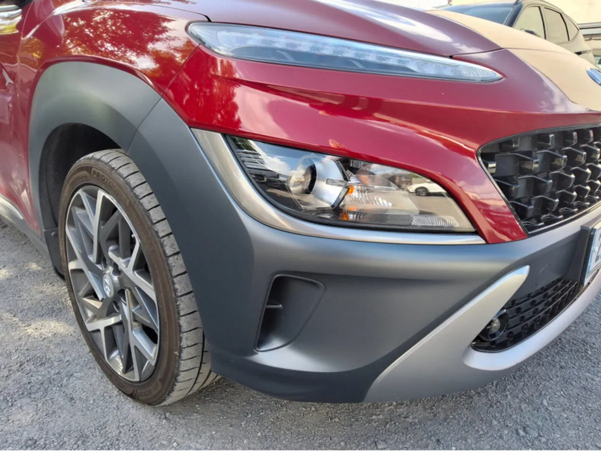 Hyundai KONA HYBRID **PRISTINE CONDITION ** - Image 4