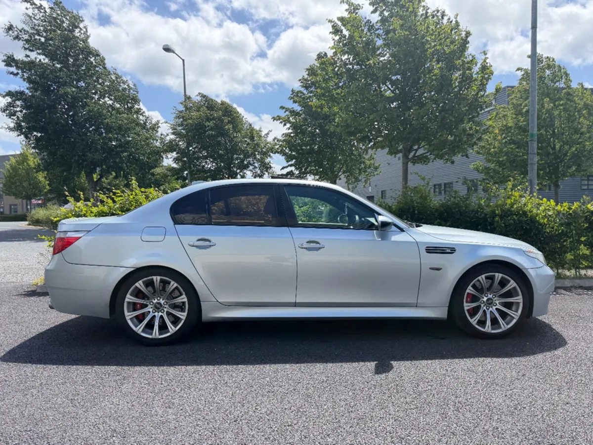 BMW M5 E60  5.0L V10 AUTO 4DR 507BHP - Image 6