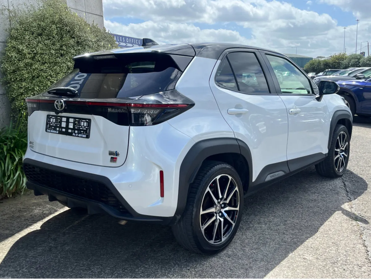 Toyota Yaris Cross GR SPORT AUTOMATIC HYBRID 1.5 P - Image 4
